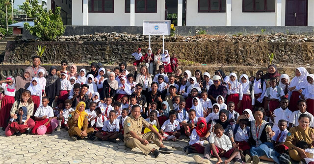 Inspire bersama Guru dan Peserta didik SD YPK Namatota. (Foto: Inspire)