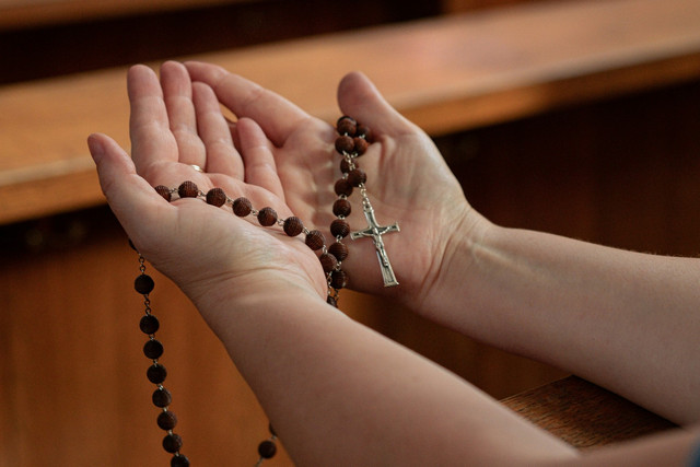 Doa Novena Natal 2025, foto hanya ilustrasi, bukan doa yang sebenarnya: Unsplash/Dolina Modlitwy