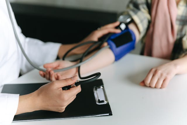 Ilustrasi penderita hipertensi. Foto :Pexels.