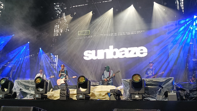 Sunbaze di  Taman Kota Peruri, Minggu (21/12/2025). Foto: Giovanni/kumparan