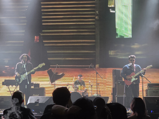 Aksi dari band Beijing Connection. Foto: kumparan/Andrian Gilang