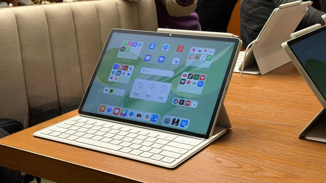 Huawei MatePad 12 X 2026 siap meluncur di Indonesia. Foto: Habib Allbi Ferdian/kumparan