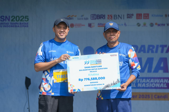 Platform filantropi Kitabisa berkolaborasi dengan Kemensos serta berbagai mitra filantropi, dunia usaha, dan masyarakat dalam kegiatan Run For Solidarity yang digelar di kawasan Candi Borobudur, Kabupaten Magelang, Jawa Tengah, Minggu (21/12/2025). Foto: Dok. Istimewa