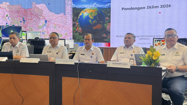 Konferensi Pers penyampaian Climate Outlook 2026 di Kantor BMKG, Kemayoran, Jakarta Pusat, Selasa (23/12/2025). Foto: Nasywa Athifah/kumparan