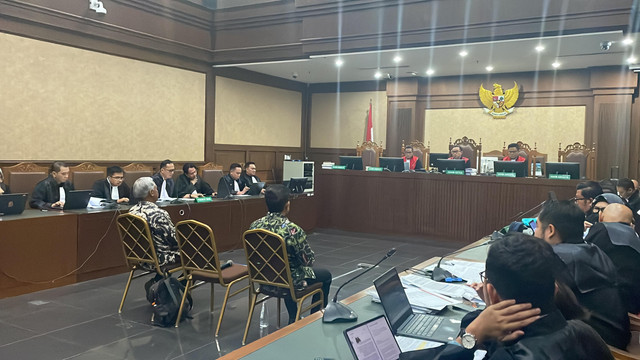 Sidang pemeriksaan saksi kasus dugaan korupsi Chromebook, dengan terdakwa Sri Wahyuningsih dan Mulyatsyah, di Pengadilan Tipikor Jakarta, Selasa (23/12/2025). Foto: Fadhil Pramudya/kumparan