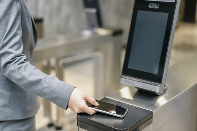 Transaksi jadi kilat dengan QRIS Tap BRImo. Foto: Dok. BRI