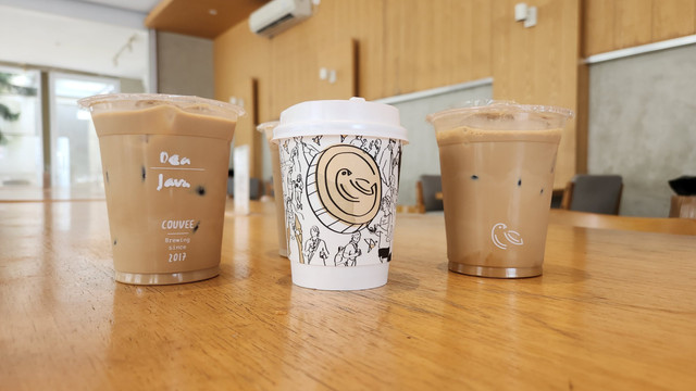Couvee, tempat ngopi di Yogyakarta yang spesial dengan kopi susu aren. Foto: Azalia Amadea/kumparan