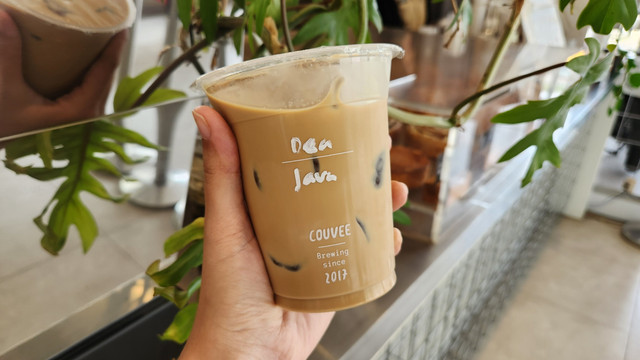 Couvee, tempat ngopi di Yogyakarta yang spesial dengan kopi susu aren. Foto: Azalia Amadea/kumparan