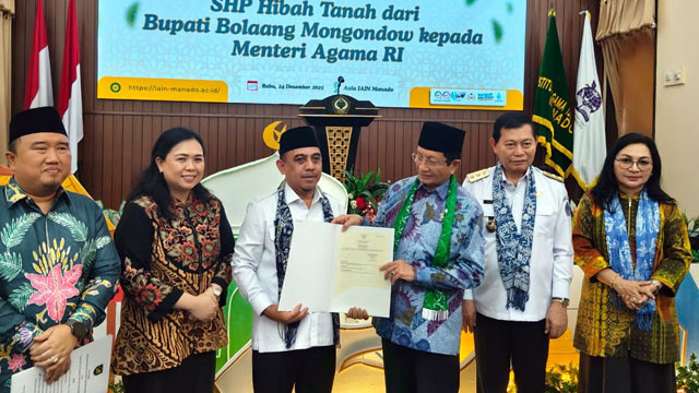 Penyerahan SHP Hibah Tanah dari Bupati Bolmong kepada Menteri Agama RI untuk lokasi pembangunan Kampus Moderasi Beragama pertama di Indonesia.