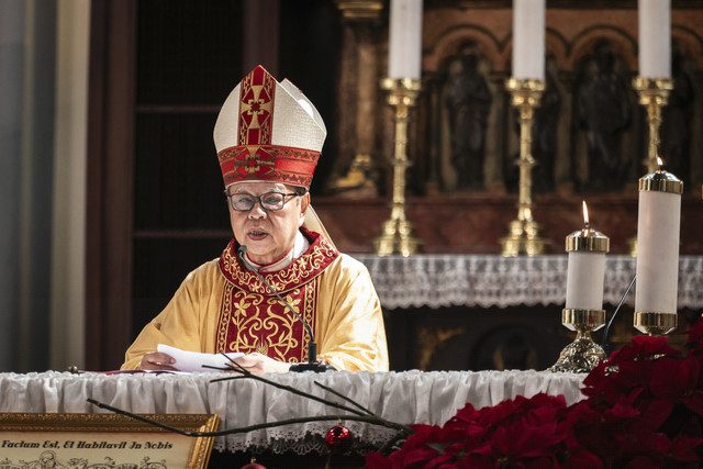Uskup Agung Jakarta Kardinal Ignatius Suharyo memberikan pesan saat melaksanakan Misa Pontifikal Natal di Gereja Katedral, Jakarta, Kamis (25/12/2025). Foto: Bayu Pratama S/ANTARA FOTO