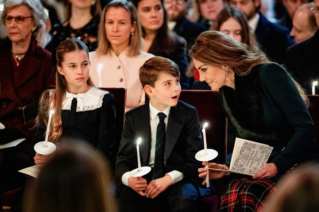 Ibadah Natal Together at Christmas di Gereja Westminster Abbey, London, pada Jumat (5/12/2025). Foto: Aaron Chown/Pool via REUTERS