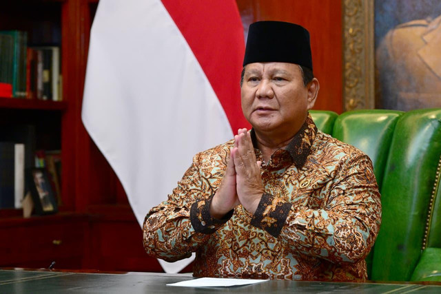 Presiden Prabowo Subianto menyampaikan ucapan Selamat Hari Natal Tahun 2025 kepada seluruh umat Kristiani di Indonesia dan di berbagai belahan dunia, Kamis (25/12/2025). Foto: Dok. Muchlis Jr - Biro Pers Sekretariat Presiden