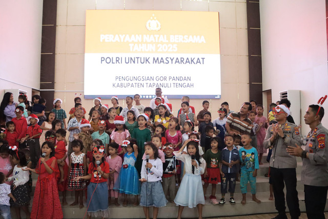 Perayaan Natal di Gedung Olahraga Pandan, Tapanuli Tengah, Kamis (25/12/2025). Foto: Humas Polres Tapteng
