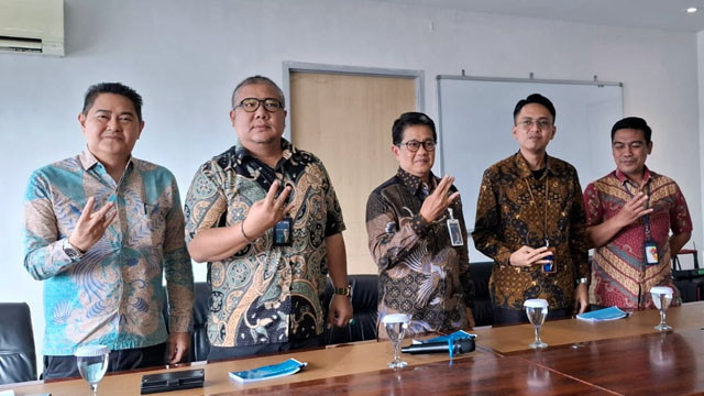 Unsur pimpinan BNI Kantor Wilayah (Kanwil) 11 Suluttenggomalut saat konferensi pers di Manado, Rabu 24 Desember 2025.
