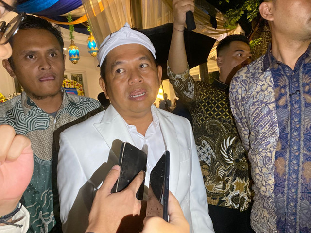 Gubernur Jawa Barat Dedi Mulyadi (KDM), di kediaman Menteri Perumahan dan Kawasan Permukiman Maruarar Sirait di Jakarta Pusat, Kamis (25/12/2025). Foto: Muhammad Fhandra Hardiyon/kumparan