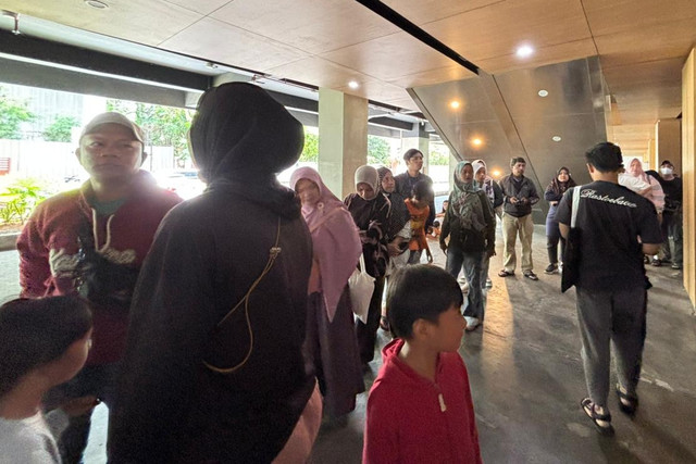 Antrean waiting list Planetarium Taman Ismail Marzuki, Jakarta Pusat, Jumat (26/12). Foto: Amira Nada Fauziyyah/kumparan