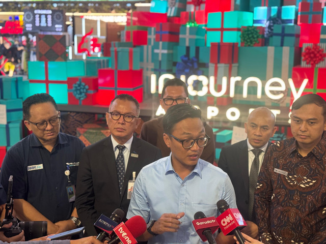 Wakil Kepala Badan Pengaturan BP BUMN, Aminuddin Maruf, saat mengunjungi Bandara Internasional Soekarno-Hatta, Selasa (23/12/2025). Foto: BP BUMN.