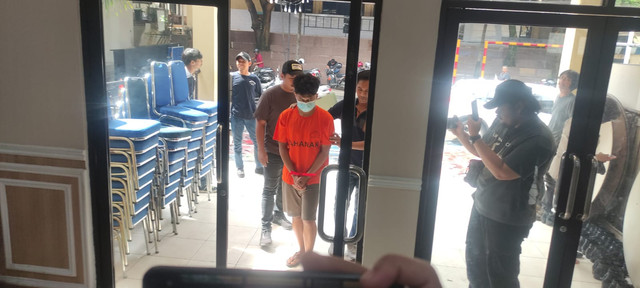 Polres Depok menangkap pengirim email berisi ancaman bom ke 10 sekolah di Depok. dok kumparan