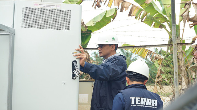 Pemulihan jaringan Telkomsel di Aceh. foto: Telkomsel.