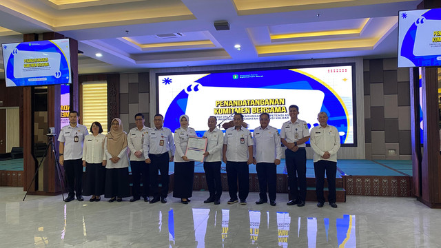 Penandatanganan komitmen bersama dalam membangun kompetensi ASN di lingkungan Pemprov Kalbar. Foto: Alycia Tracy Nabila/Hi!Pontianak