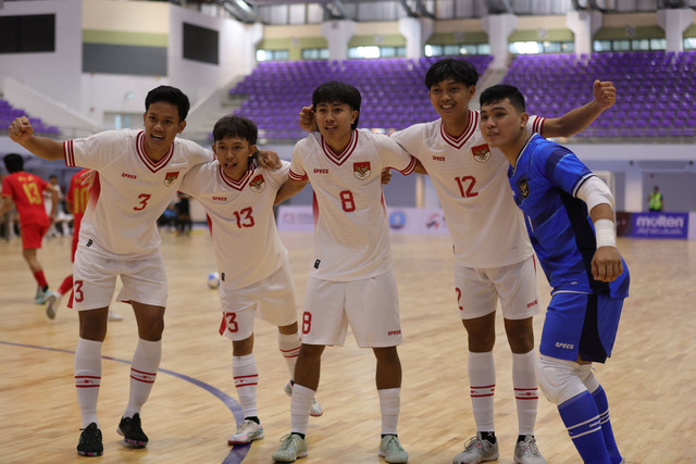 Timnas Futsal U-19 Indonesia beraksi di Piala AFF Futsal U-19 yang berlangsung di Nonthaburi, Thailand, pada Desember 2025. Foto: FFI