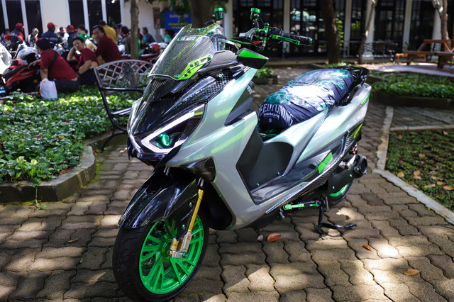 Modifikasi motor listrik Polytron Fox-R di kumparan On The Road. Foto: Jamal Ramadhan/kumparan