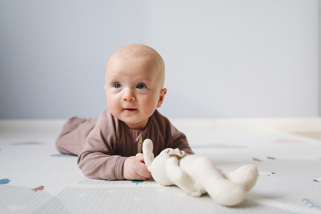 Ilustrasi bayi dalam periode ASI. Foto: Pexels.