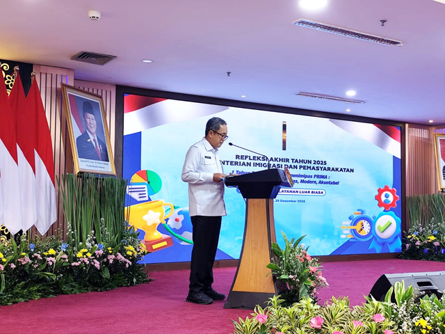Sekjen Kementerian Imigrasi dan Pemasyarakatan (KemenImipas) Asep Kurnia dalam acara refleksi akhir tahun 2025 KemenImiPas pada Senin (29/12/2025). Foto: Luthfi Humam/kumparan