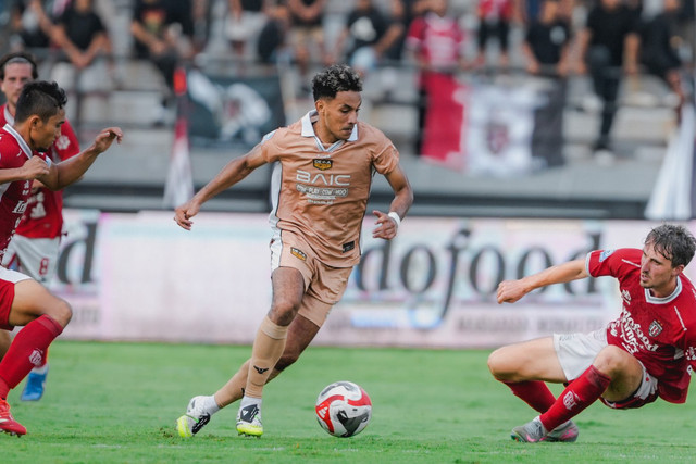 Bali United vs Dewa United dalam laga pekan ke-15 Super League 2025/26 di Stadion Kapten I Wayan Dipta, Gianyar, Senin (29/12/2025). Foto: X/@dewaunitedfc_
