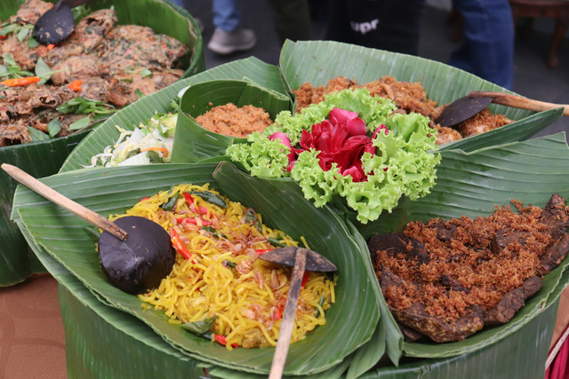Ilustrasi kenduri makanan. Foto: Unsplash