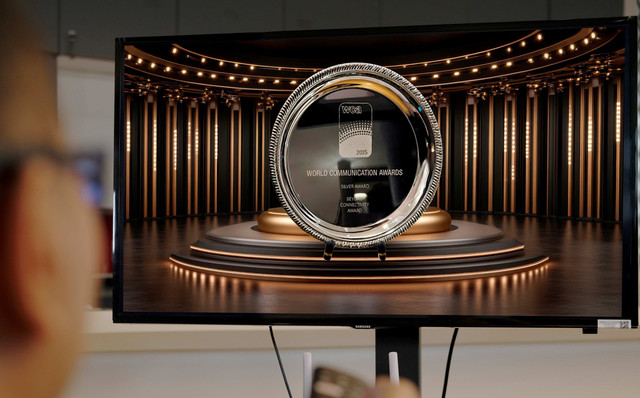 Telkomsel berhasil raih Silver Award dengan kategori Beyond Connectivity pada penghargaan World Communication Award (WCA) 2025 yang diselenggarakan oleh Total Telecom di London, Inggris. Foto: Telkomsel