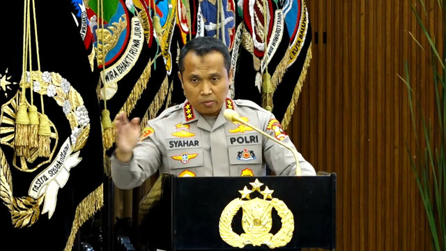 Kabareskrim Polri Komjen Pol Syahardiantono memberikan sambutan pada Rilis AKhir Tahun Polri 2025 di Mabes Polri, Jakarta, Selasa (30/12/2025). Foto: Youtube/ Divisi Humas Polri