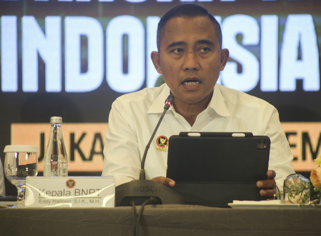 Kepala BNPT Komjen (Purn) Eddy Harton menyampaikan paparannya saat pernyataan pers akhir tahun dan perkembangan tren terorisme Indonesia 2025 di Jakarta, Selasa (30/12/2025). Foto: Muhammad Iqbal/ANTARA FOTO