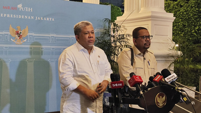 Wamen PKP, Fahri Hamzah dan Kepala Staf Kepresidenan Muhammad Qodari, di Istana Kepresidenan Jakarta, Selasa (30/12/2025). Foto: Jonathan Devin/kumparan