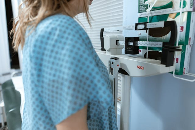 Ilustrasi ibu hamil dalam pengukuran indeks massa tubuh. Foto: Pexels.