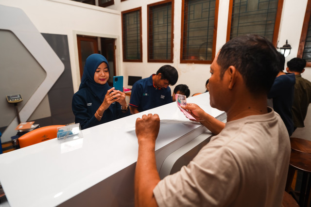 Penyaluran BLTS di Kantor Pos Cikini, Jakarta Pusat. Foto: Dok. Kemensos