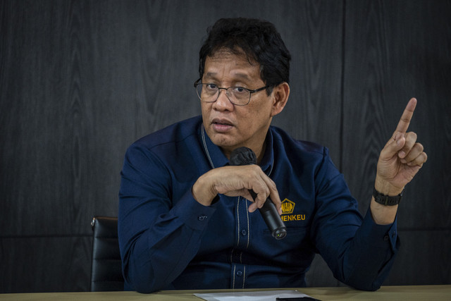 Menteri Keuangan Purbaya Yudhi Sadewa menjawab pertanyaan wartawan saat media briefing di Kantor Kementerian Keuangan, Jakarta, Rabu (31/12/2025). Foto: Bayu Pratama S/ANTARA FOTO