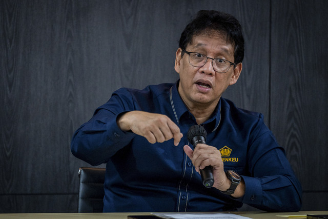 Menteri Keuangan Purbaya Yudhi Sadewa menjawab pertanyaan wartawan saat media briefing di Kantor Kementerian Keuangan, Jakarta, Rabu (31/12/2025). Foto: Bayu Pratama S/ANTARA FOTO