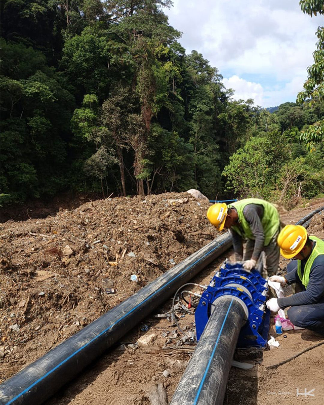 Hutama Karya memulihkan infrastruktur air bersih pascabencana di Kota Padang, Kabupaten Agam, dan Kabupaten Pesisir Selatan, Sumatera Barat. Foto: Dok. Hutama Karya
