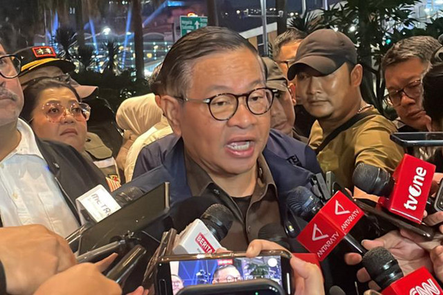 Gubernur Jakarta, Pramono Anung, saat diwawancarai wartawan saat perayaan malam Tahun Baru 2026, di Hotel Pullman, Jakarta, Rabu (31/12/2025). Foto: Fadhil Pramudya/kumparan