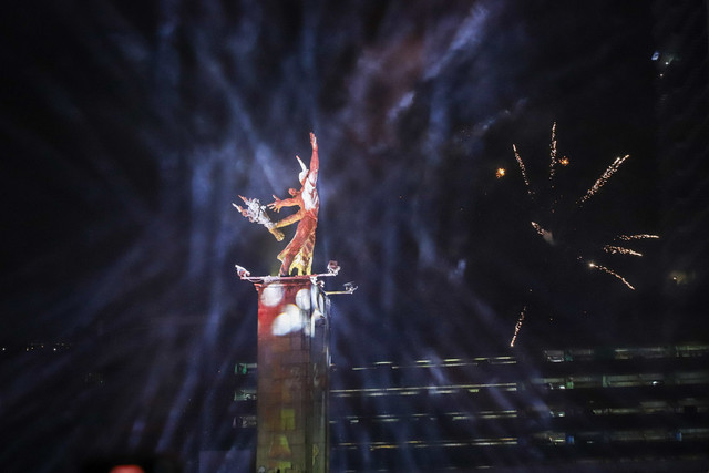 Suasana pergantian Tahun Baru 2026 di kawasan Bundaran Hotel Indonesia (HI), Jakarta, Kamis (1/1/2026). Foto: Iqbal Firdaus/kumparan