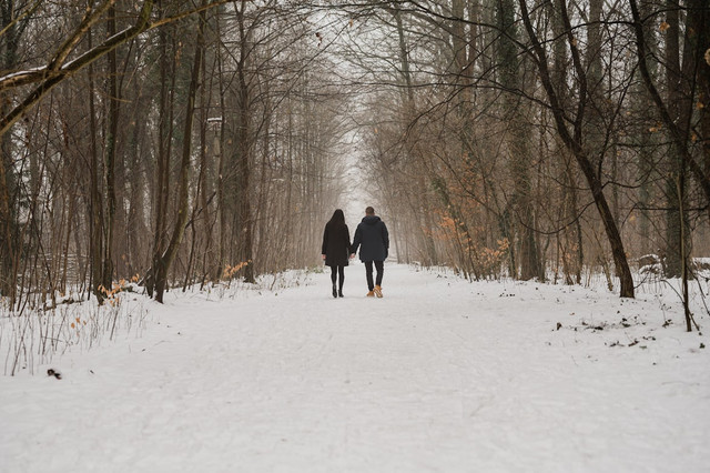 Ilustrasi Shine On Me Berapa Episode. Foto: Unsplash/ Sam Lashbrooke