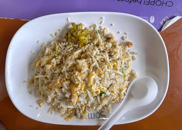 Nasi goreng ikan asin Somerset Delicacies. (Dok. Argya Maheswara)