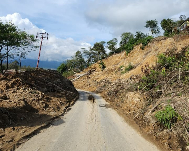 Ruas jalan yang sudah dapat dilalui di Takengon, Aceh Tengah pasca banjir dan longsor Sumatera