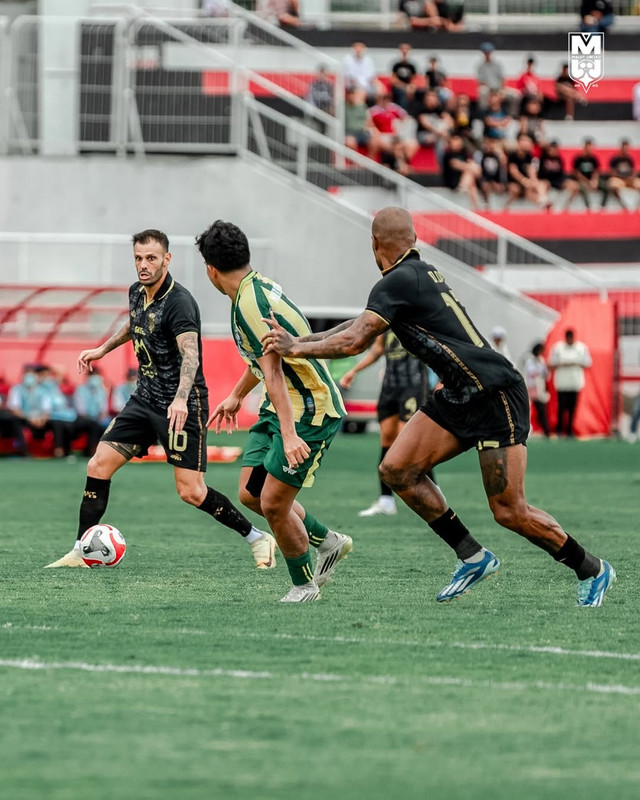 Malut United vs PSBS Biak dalam laga pekan ke-16 Super League 2025/26 di Stadion Gelora Kie Raha, Minggu (4/1). Foto: Instagram @malutunitedfc