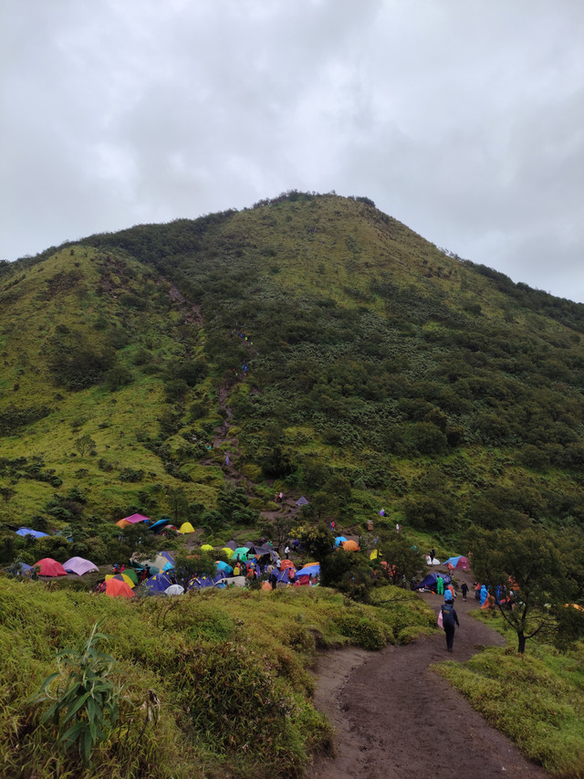 Pendakian ke Gunung Merbabu. (doc pribadi)
