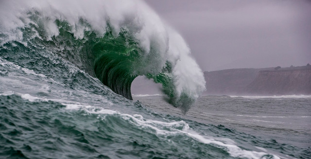 Ilustrasi tsunami non tektonik. Foto: Unsplash