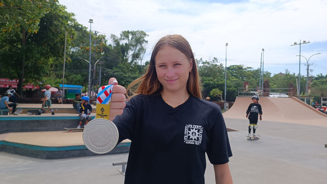 Atlet Timnas Ni Wayan Malana Fairbrother di Kuta, Bali. Foto: Denita BR Matondang/kumparan