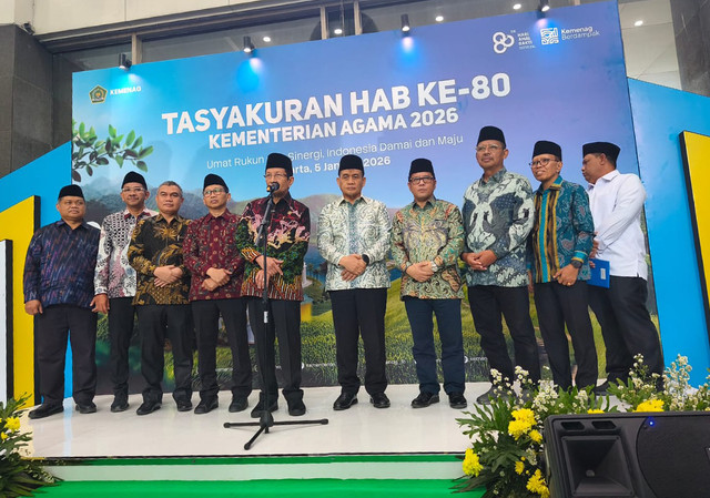 Menteri Agama Nasaruddin Umar bersama jajarannya di Tasyakuran Hari Amal Bakti ke-80 di Auditorium H.M Rasjidi Kemenag RI, Jakarta Pusat, Sabtu (3/1/2026). Foto: Jeni Ritanti/kumparan
