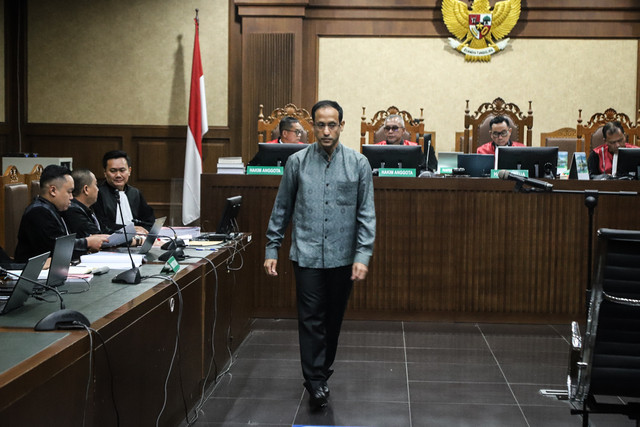 Eks Mendikbudristek Nadiem Makarim usai membacakan eksepsinya dalam kasus dugaan korupsi pengadaan laptop Chromebook di lingkungan Kemendikbudristek di Pengadilan Tipikor, Jakarta Pusat, Senin (5/1/2026). Foto: Iqbal Firdaus/kumparan